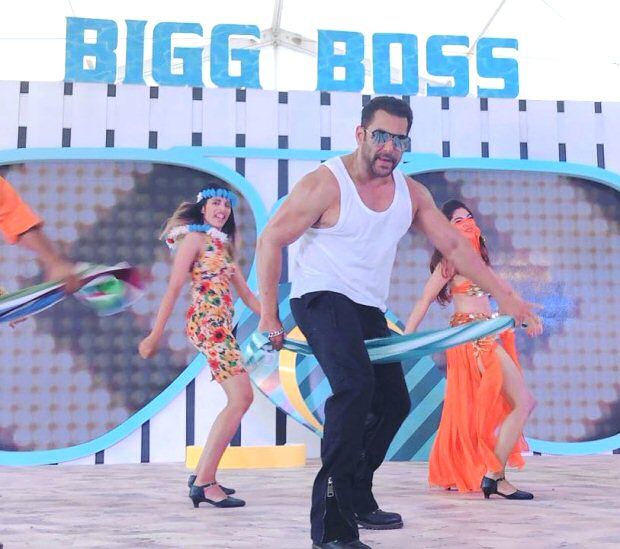 Bigg Boss 12 Salman Khan makes a SPLASHING entry at the launch event in Goa (see pics and video)