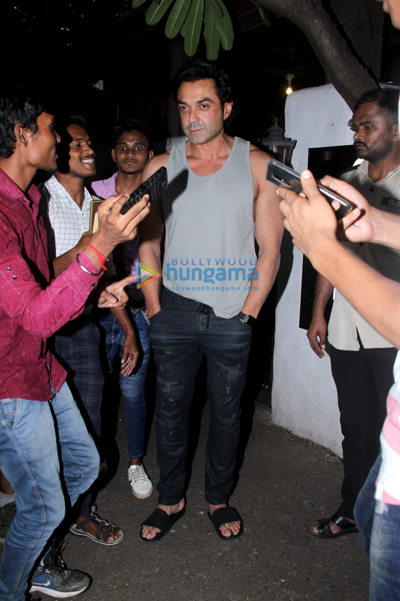 bobby deol spotted at hakims aalim salon in bandra 4