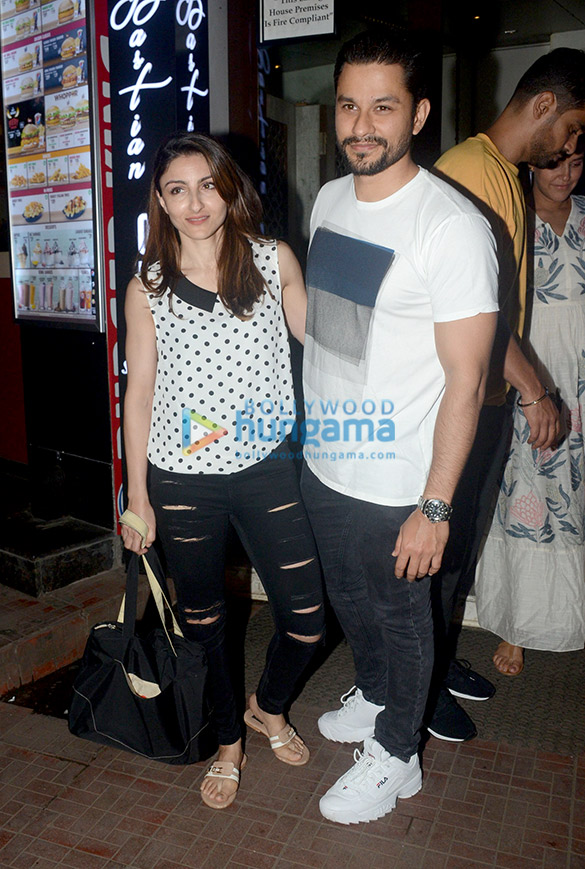 celebs grace akansha ranjans birthday bash 14