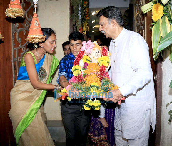 celebs snapped during ganesh visarjan 3