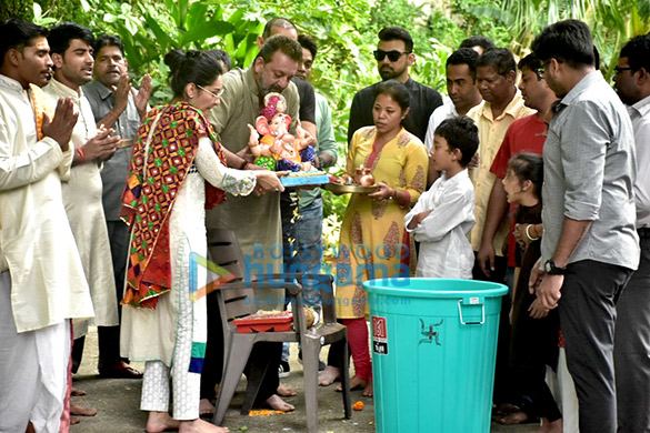 celebs snapped during ganesh visarjan 4