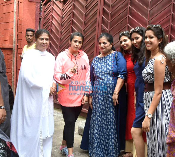 Ekta Kapoor snapped at Shani Temple in Juhu Ekta Kapoor snapped at Shani Temple in Juhu