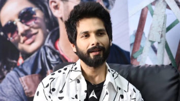 HILARIOUS: Shahid Kapoor DEFENDS like a boss!!! | Priyanka | Sonakshi | Kareena