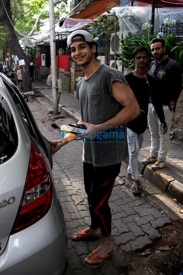 ishaan khatter snapped outside kitchen garden 6
