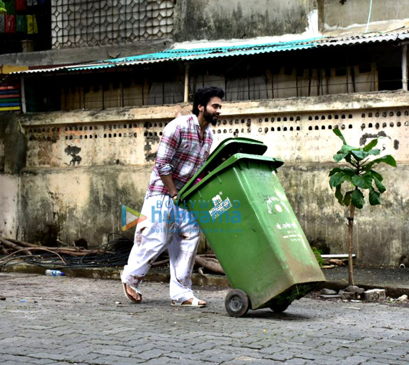 jackky bhagnani spotted in bandra for shooting a short film 1