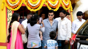 Jeetendra snapped at Shani Temple in Juhu