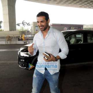 John Abraham, Amitabh Bachchan and others snapped at the airport