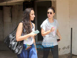 Kareena Kapoor Khan spotted after her gym session in Bandra