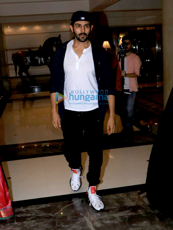 kartik aaryan snapped attending the mufti show at itc maratha 2