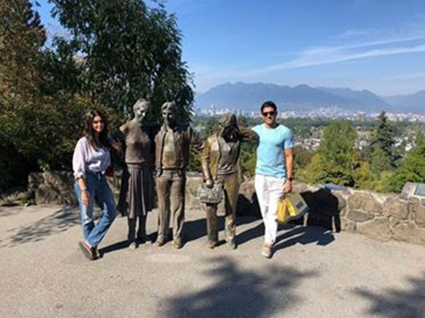 LEAKED PHOTOS: Farhan Akhtar and Shibani Dandekar fuel dating rumours during an outing in Vancouver