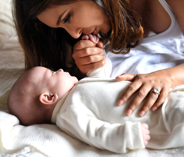 Lisa Ray introduces her twins Sufi and Soleil with a heartfelt note on her journey to motherhood Lisa Ray introduces her twins Sufi and Soleil with a heartfelt note on her journey to motherhood