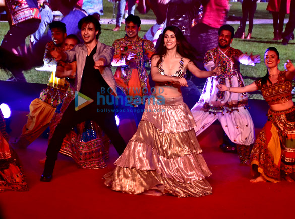 loveyatri music concert with salman khan aayush sharma warina husain 6