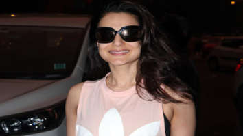SPOTTED:Ameesha Patel & Shamita Shetty at Salon Juhu