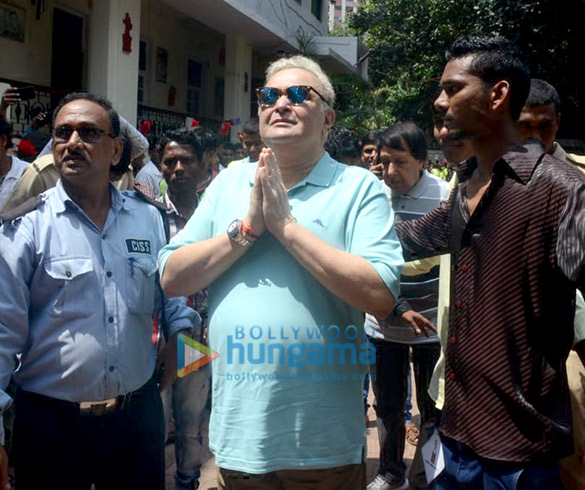 ranbir kapoor rishi kapoor randhir kapoor at the visarjan of r k studios ganesha idol 3 2
