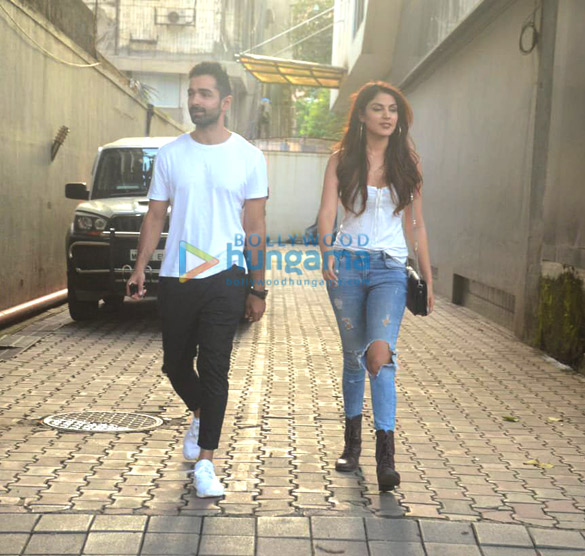 rhea chakraborty and varun mitra snapped in khar 6