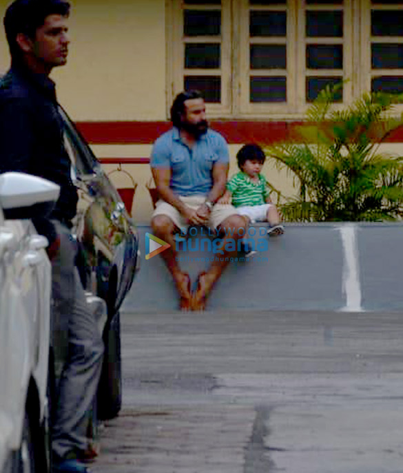 saif ali khan and taimur ali khan snapped in bandra 4