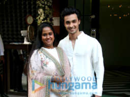 Salim Khan, Arbaaz Khan, Malaika Arora and others snapped at Arpita Khan’s residence for Ganpati
