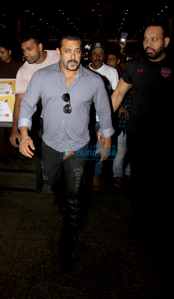 salman khan ranbir kapoor and others snapped at the airport 2
