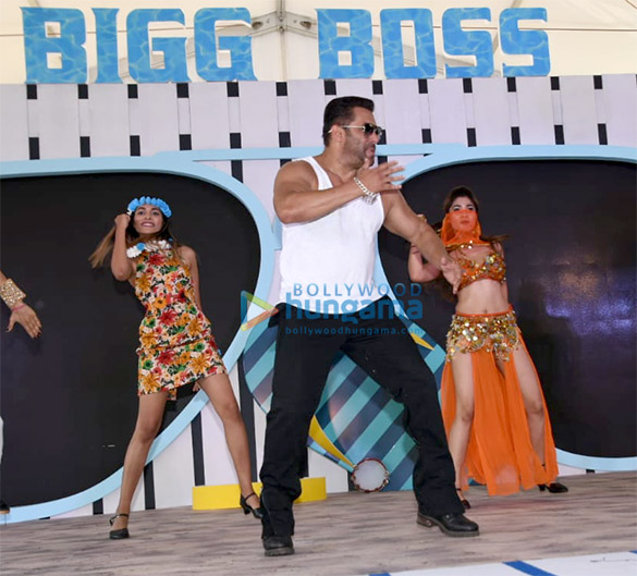 salman khan snapped at the launch of bigg boss 12 in goa 2 2