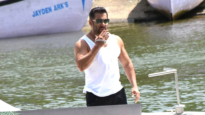 Salman Khan’s DASHING entry at Bigg Boss 12 launch event in Goa