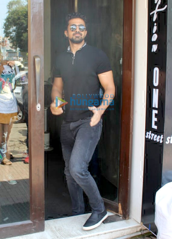 Saqib Saleem snapped in Bandra Saqib Saleem snapped in Bandra
