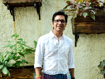 Shaan and his son lauch the hindi version of the iconic Ducktales title track