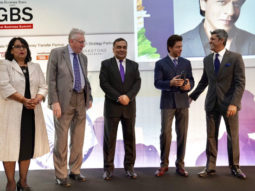 Shah Rukh Khan gets felicitated at India – UK Business summit in London
