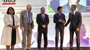 Shah Rukh Khan gets felicitated at India – UK Business summit in London