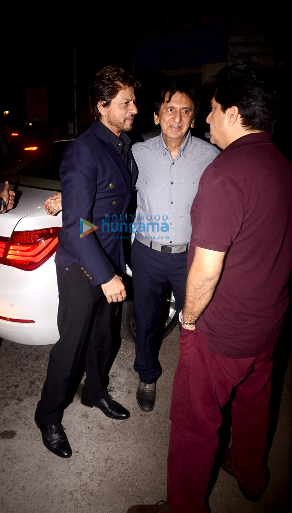 Shah Rukh Khan snapped in Mumbai Shah Rukh Khan snapped in Mumbai