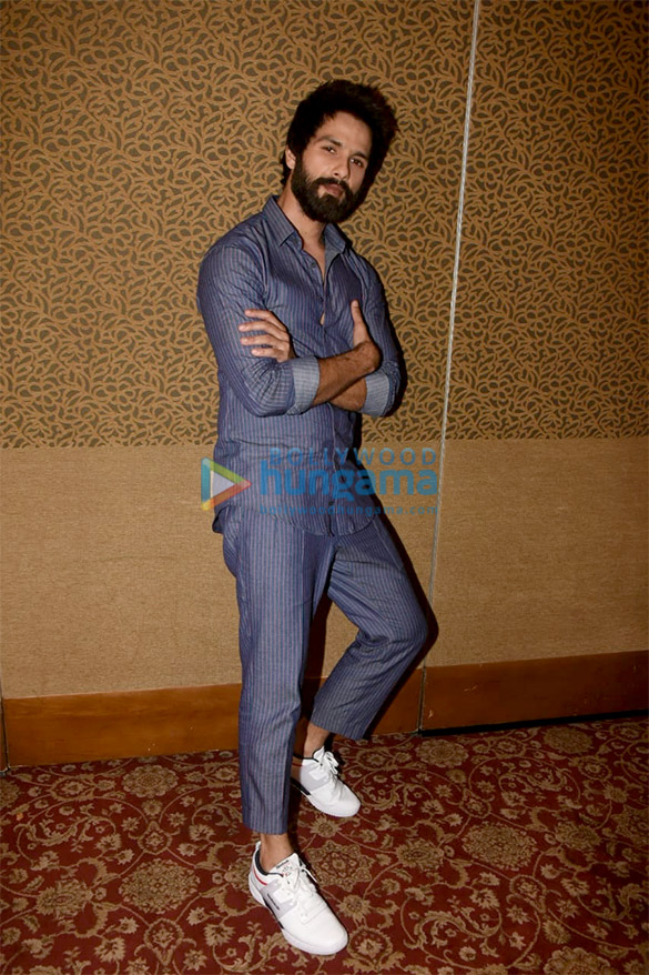 shahid kapoor snapped at zee etc office to promote batti gul meter chalu 6