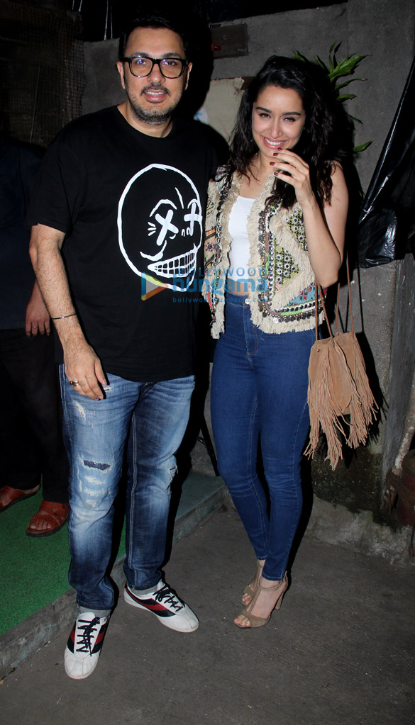 shraddha kapoor and dinesh vijan spotted together at pali village cafe 3