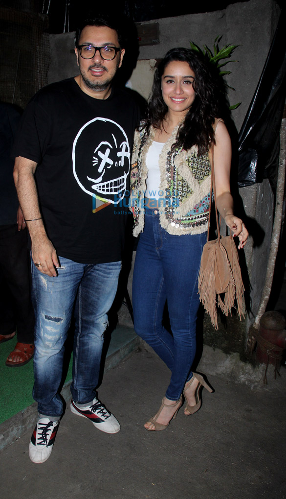 shraddha kapoor and dinesh vijan spotted together at pali village cafe 4