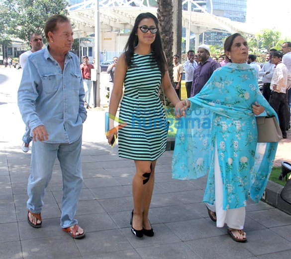sohail khan arbaaz khan salim khan and family snapped post lunch at bkc 3