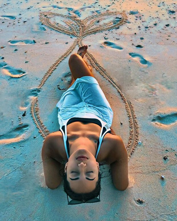 Sonakshi Sinha beaching around in Maldives will make you wanna pack your bags RIGHT NOW! 