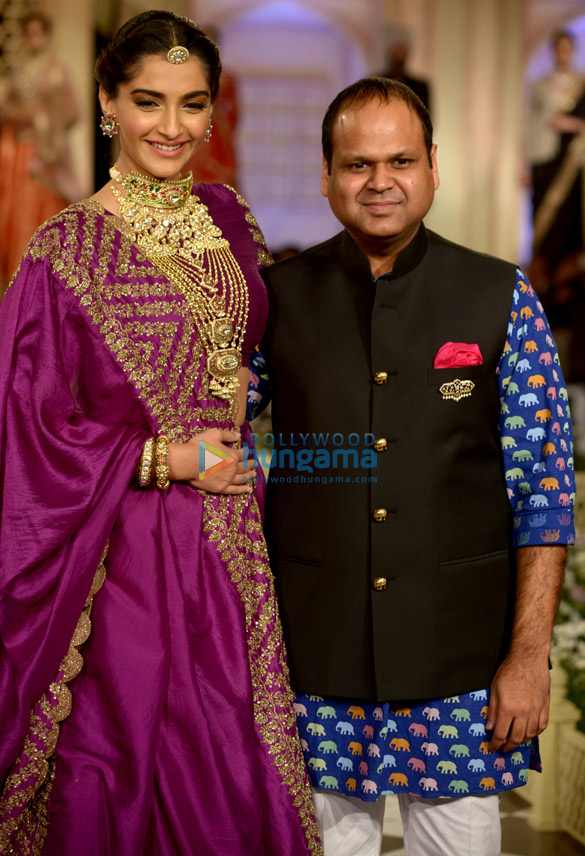 sonam kapoor ahuja and anand ahuja snapped attending an event in delhi 1