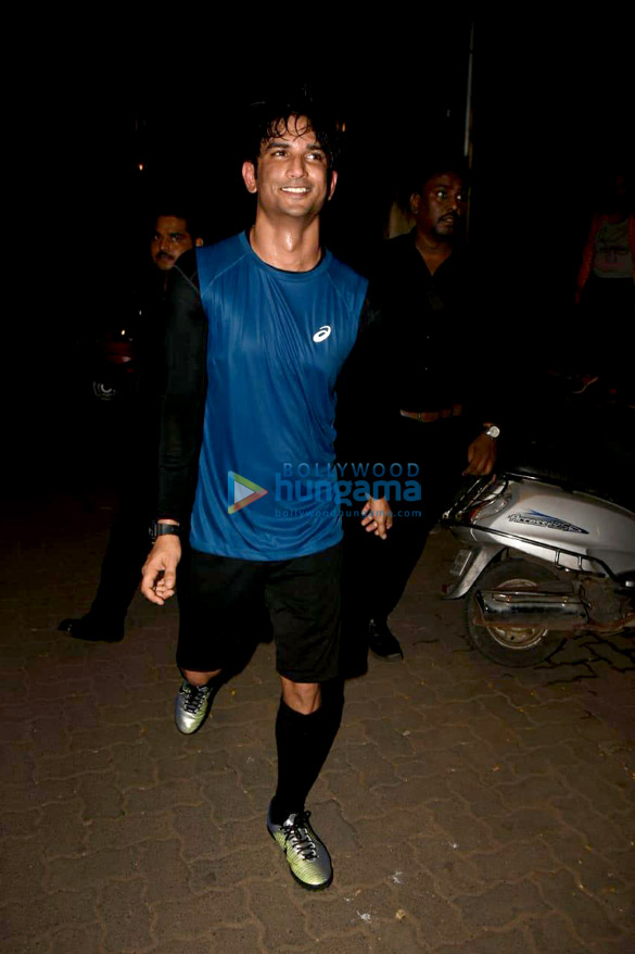 sushant singh rajput snapped after a soccer match in juhu 4