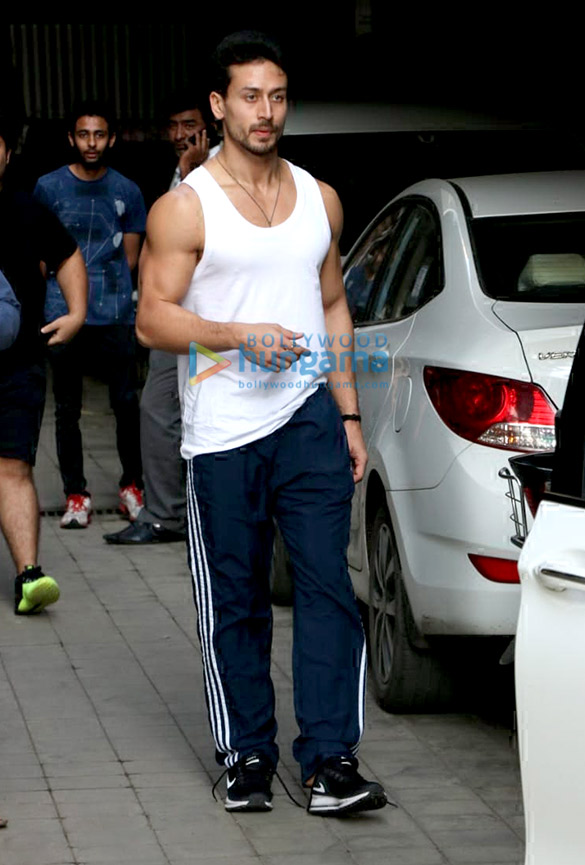 Tiger Shroff spotted at dance class in Andheri