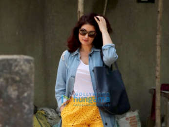 Twinkle Khanna and Divya Dutta spotted at Kromakay salon in Juhu