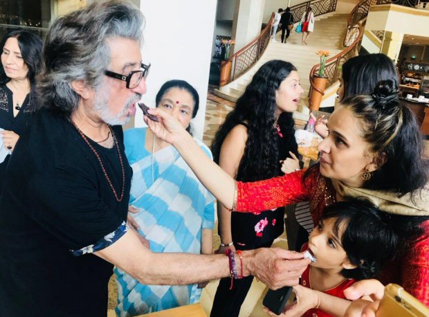 Unwell Shraddha Kapoor takes a break from hectic schedule to celebrate father Shakti's birthday; Asha Bhonsle joins the family celebrations