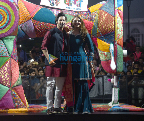 varun dhawan and anushka sharma snapped during sui dhaaga made in india promotions in delhi 3