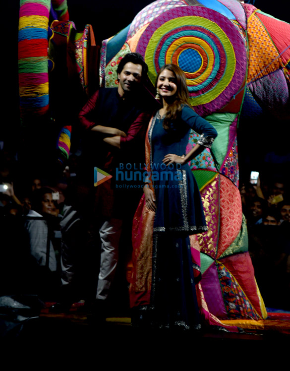 varun dhawan and anushka sharma snapped during sui dhaaga made in india promotions in delhi 6