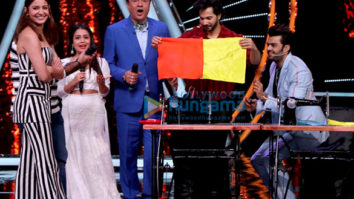 Varun Dhawan and Anushka Sharma snapped promoting their film Sui Dhaaga on the sets of Indian Idol 10