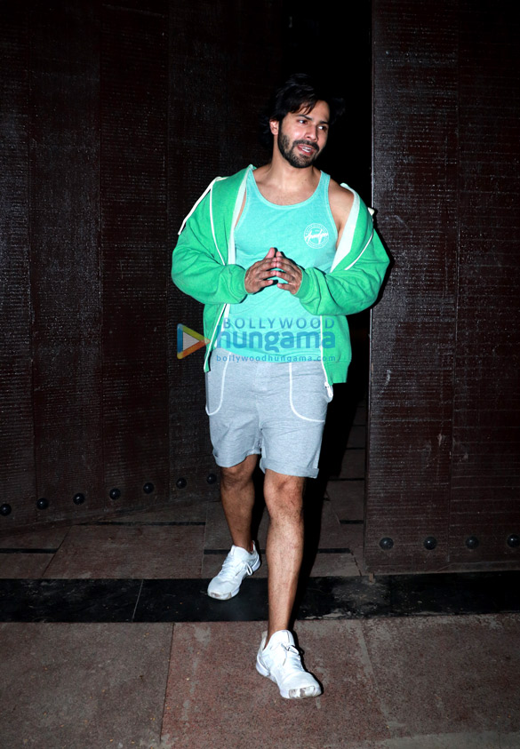 varun dhawan snapped at the gym 1 5