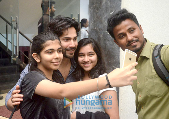 varun dhawan snapped outside his gym in bandra 3