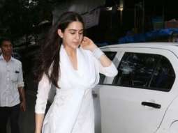 WATCH: Sara Ali Khan helps the needy during her temple visit