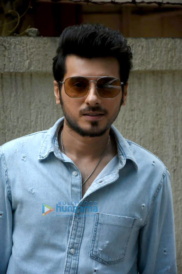 yami gautam and divyendu sharma snapped at t series office for batti gul meter chalu promotions 1