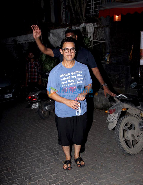 aamir khan spotted at spa in bandra 4