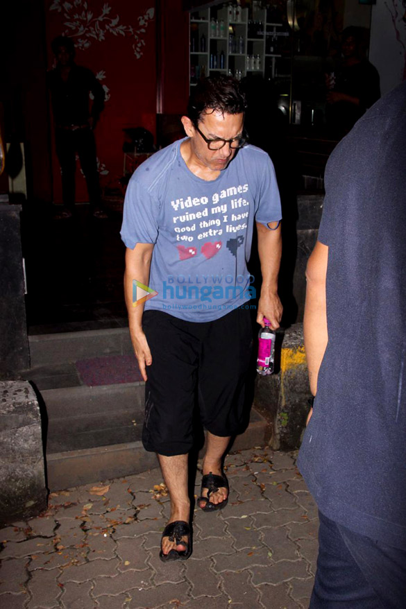 aamir khan spotted at spa in bandra 5