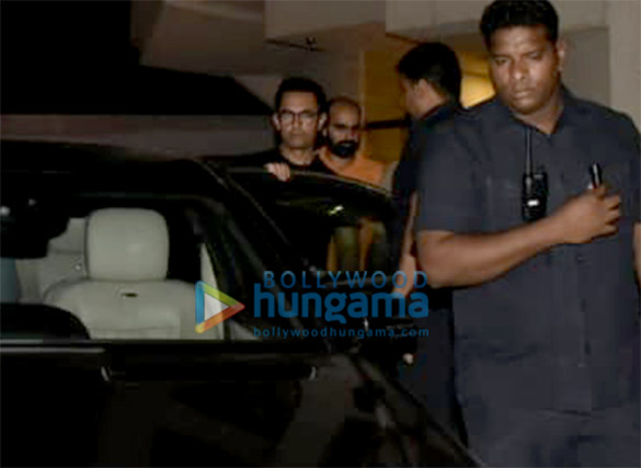 aamir khan spotted in bandra for dubbing 1