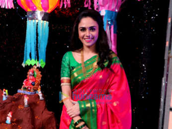 Amruta Khanvilkar snapped on sets of the show Marathi Super Dancer